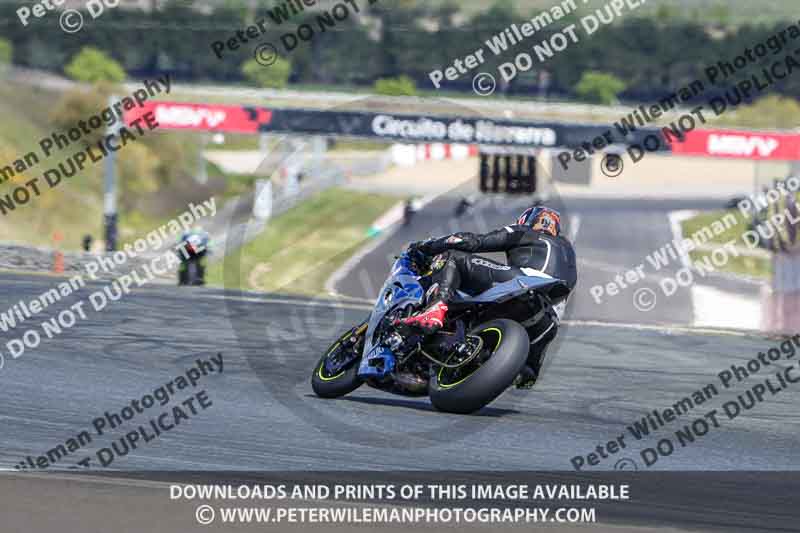 cadwell no limits trackday;cadwell park;cadwell park photographs;cadwell trackday photographs;enduro digital images;event digital images;eventdigitalimages;navarra;no limits trackdays;peter wileman photography;racing digital images;trackday digital images;trackday photos